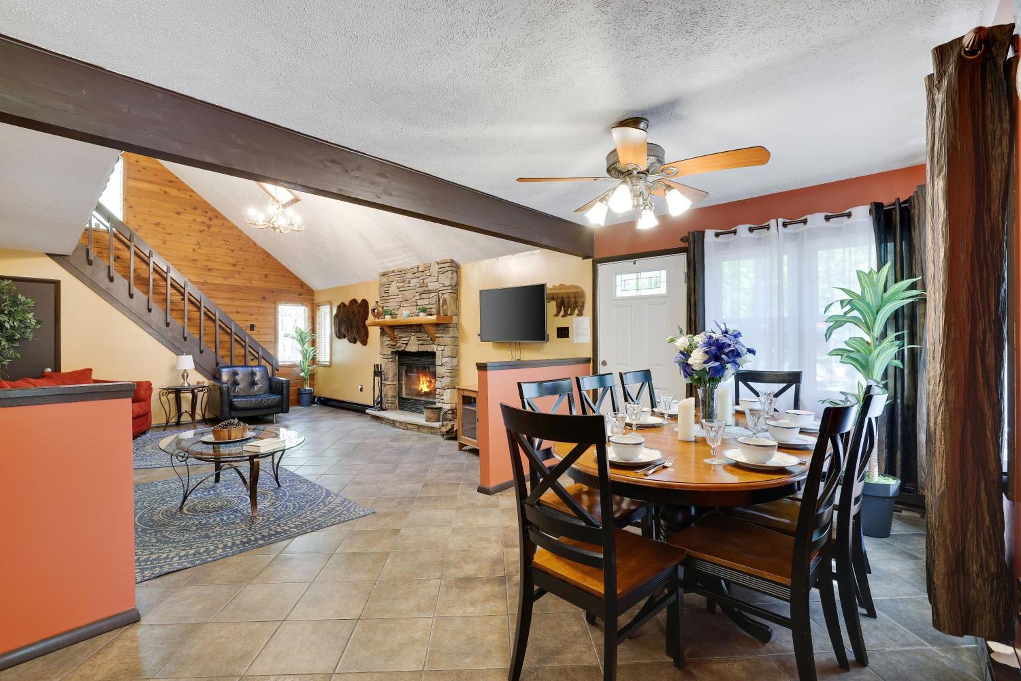 Chalet Renovated Near Casino, Camelback , Kalahari 4Bdrms Firepit Hot Tub Game Room Tobyhanna Luaran gambar