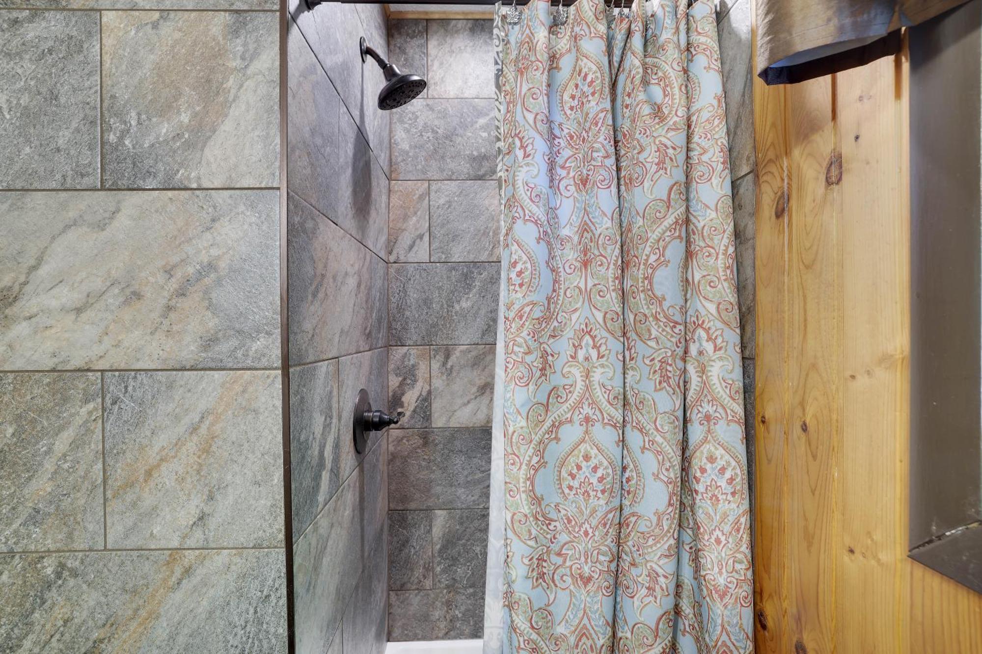 Chalet Renovated Near Casino, Camelback , Kalahari 4Bdrms Firepit Hot Tub Game Room Tobyhanna Luaran gambar