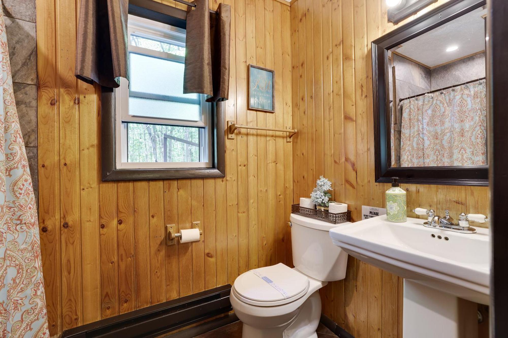 Chalet Renovated Near Casino, Camelback , Kalahari 4Bdrms Firepit Hot Tub Game Room Tobyhanna Luaran gambar